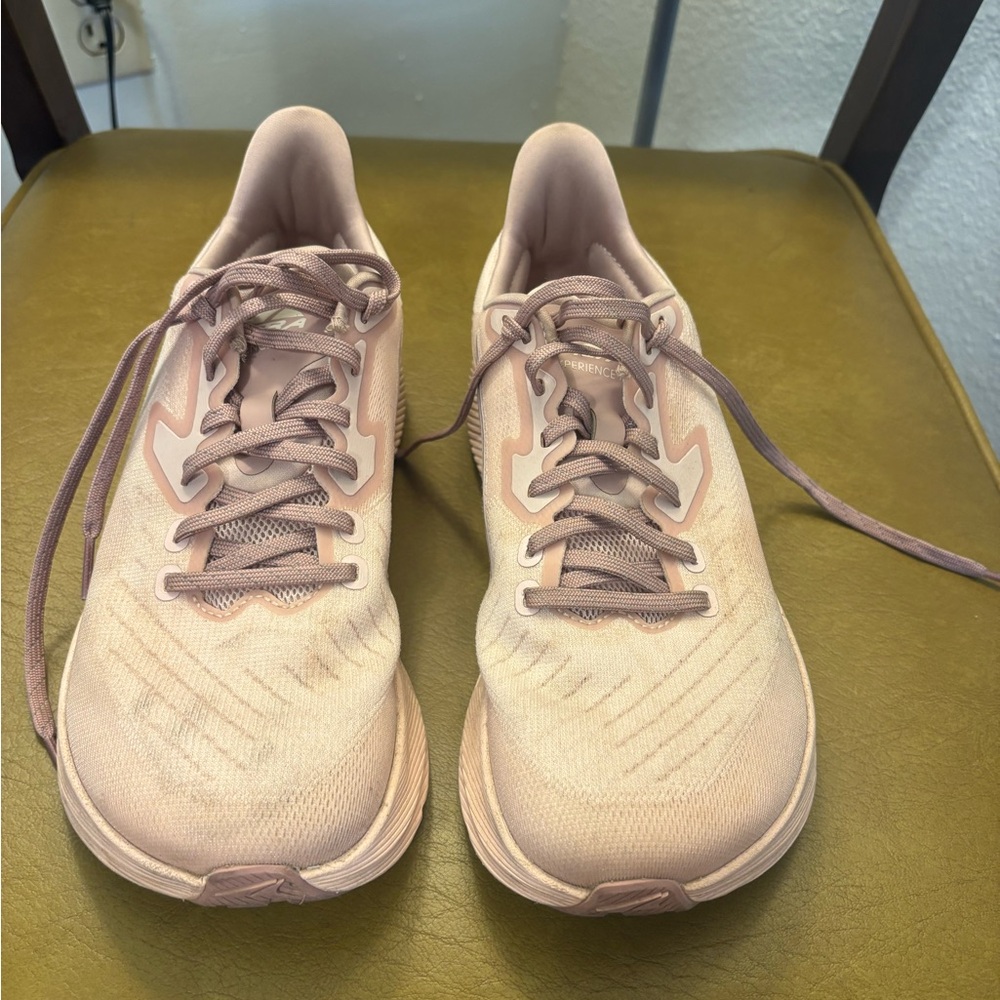 Women’s Running Sneakers - Blush Pink